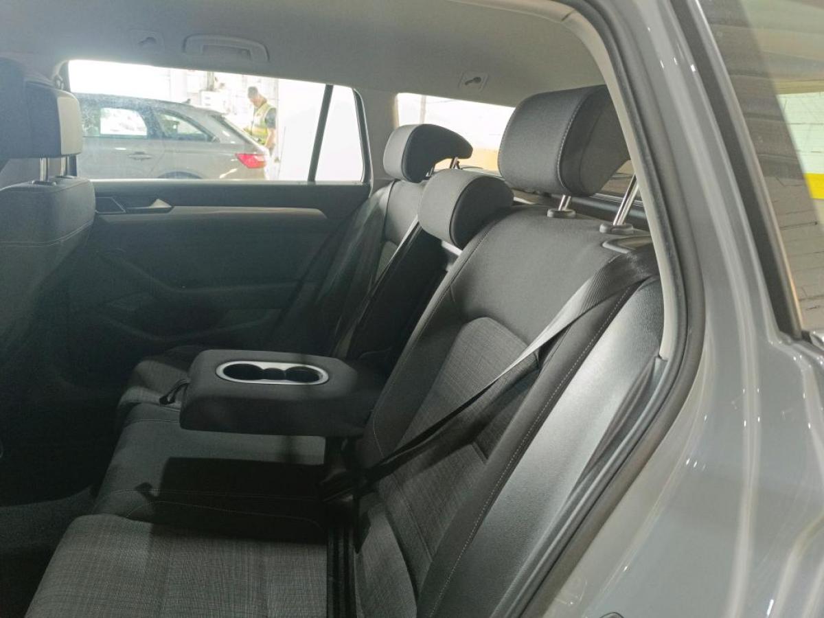 volkswagen-passat-variant-2022-diesel-1968cc