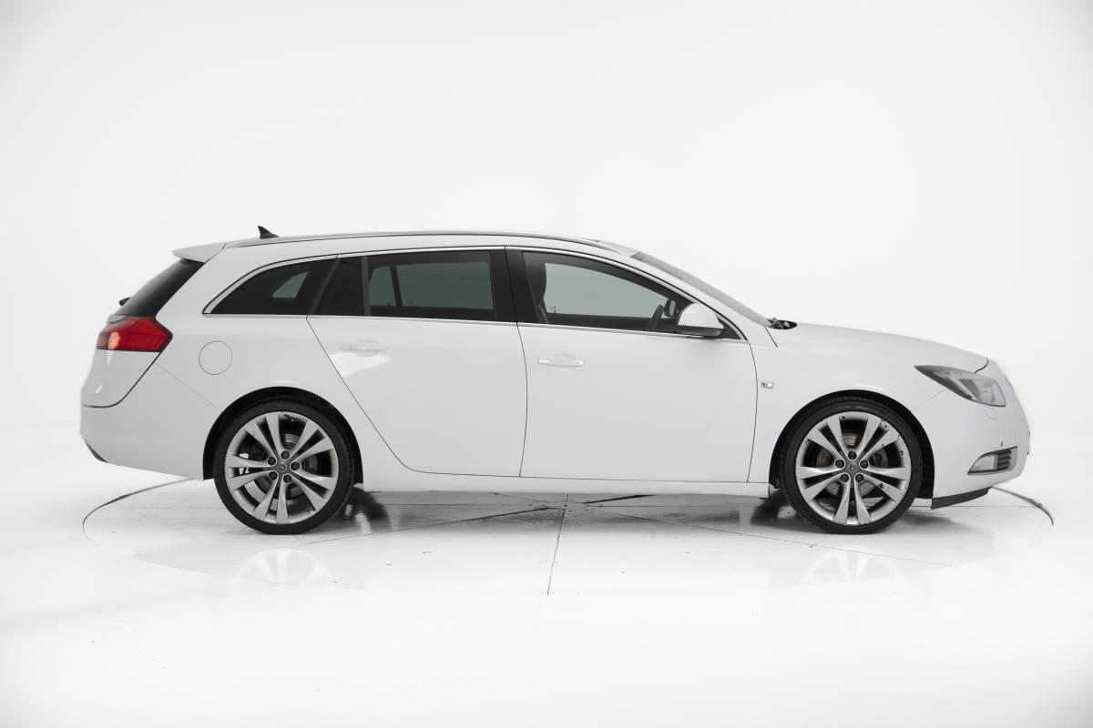 opel-insignia-sports-tourer-2010-diesel-1956cc