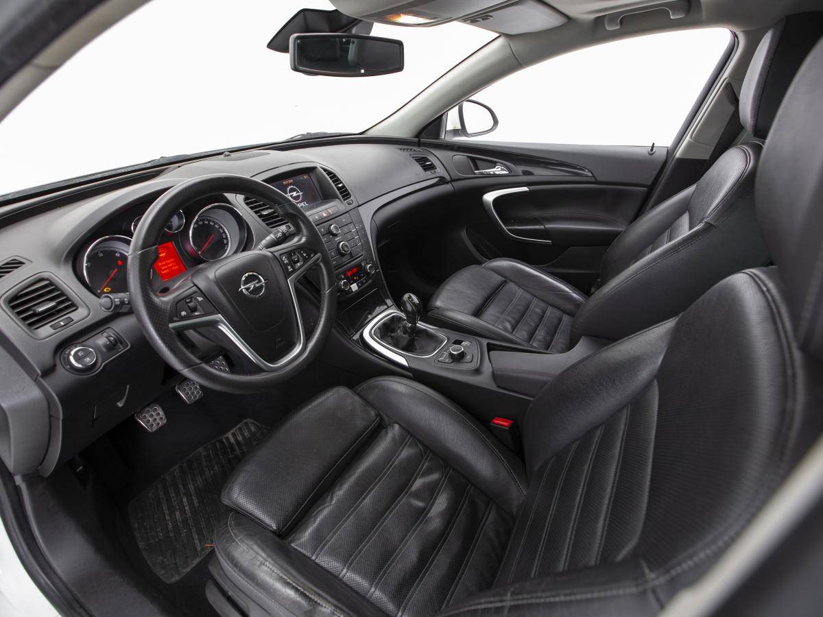 opel-insignia-sports-tourer-2010-diesel-1956cc
