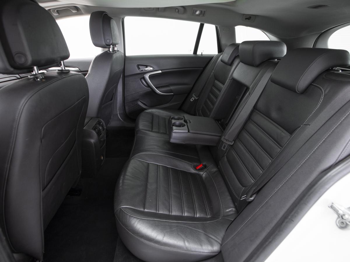 opel-insignia-sports-tourer-2010-diesel-1956cc