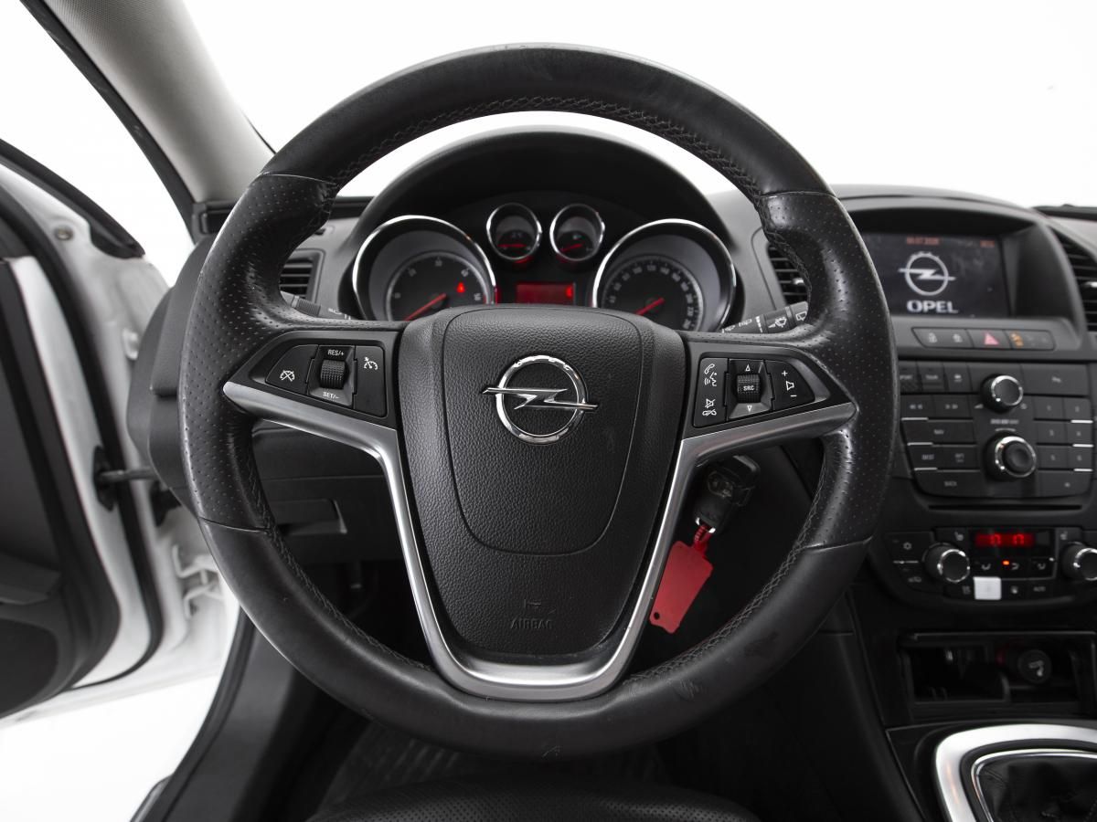 opel-insignia-sports-tourer-2010-diesel-1956cc