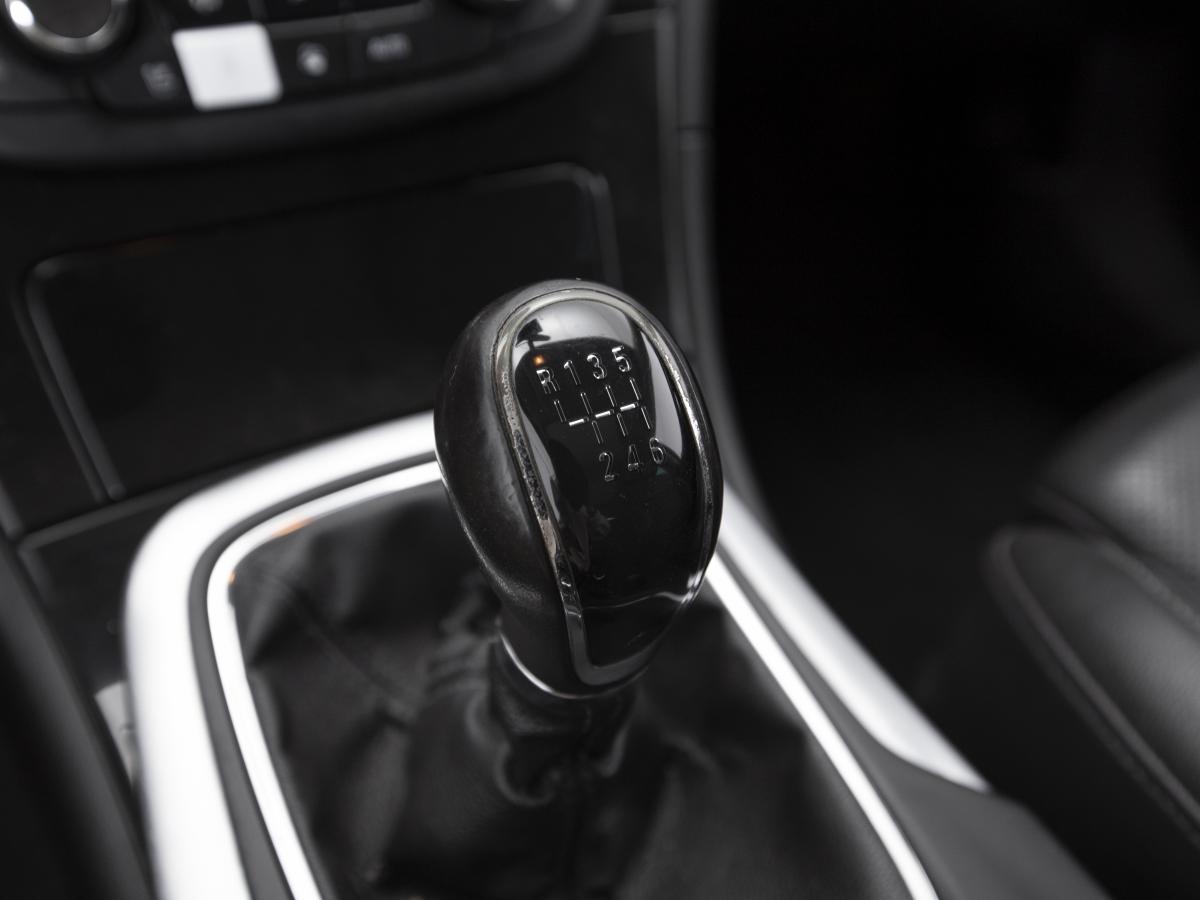 opel-insignia-sports-tourer-2010-diesel-1956cc