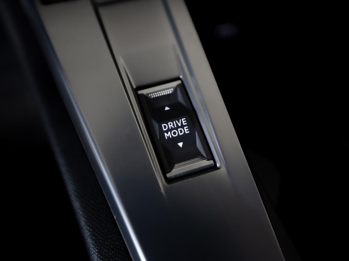 peugeot-308-2023-hibrido-a-gasolina-1598cc