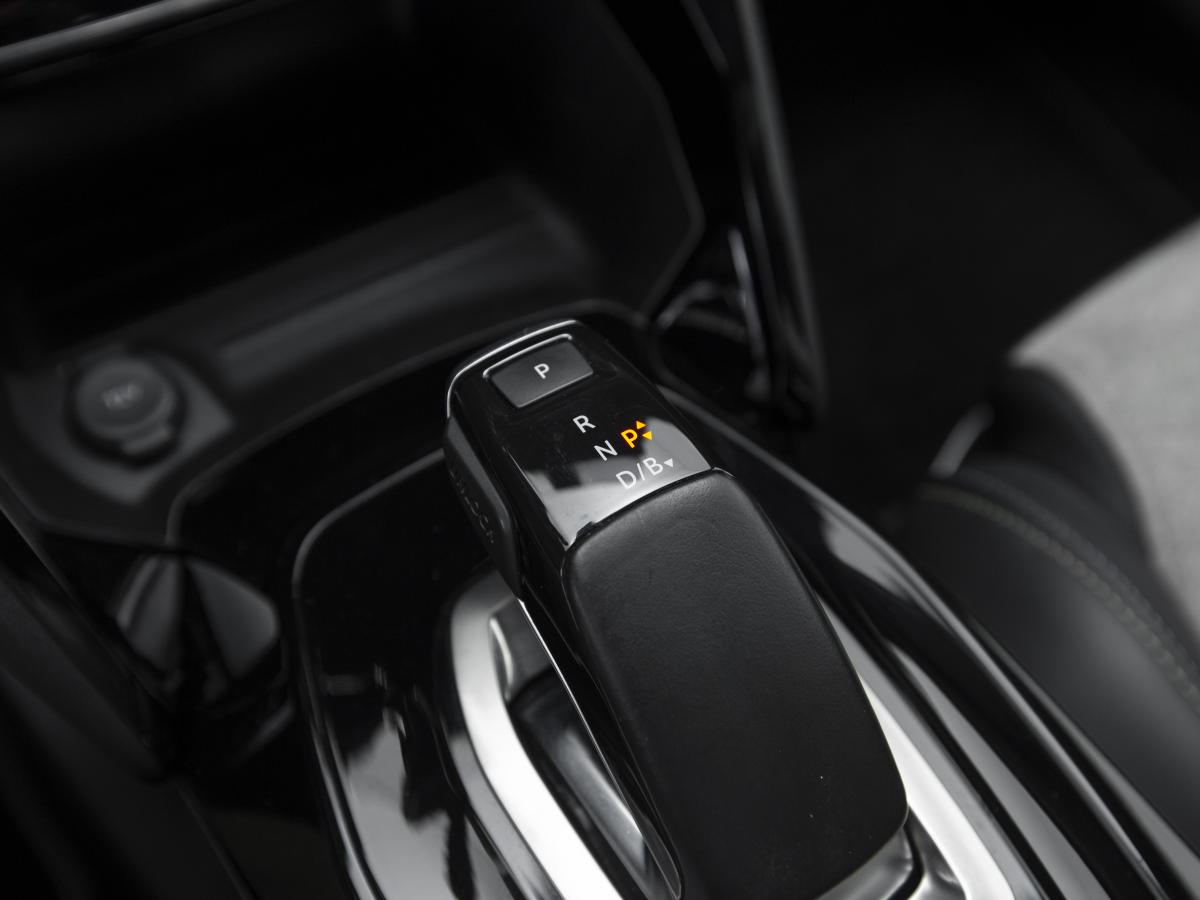 peugeot-e-2008-2021-eletrico-0cc