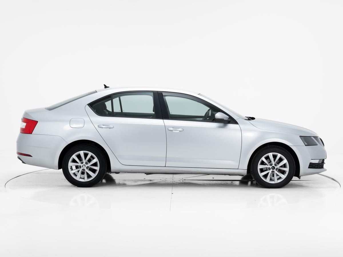skoda-octavia-2019-diesel-1598cc