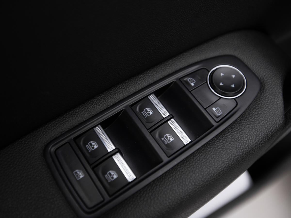 renault-captur-2023-gasolina-999cc