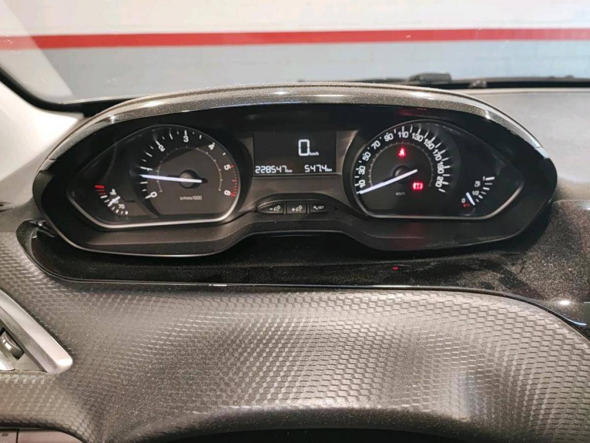 peugeot-2008-2019-diesel-1499cc