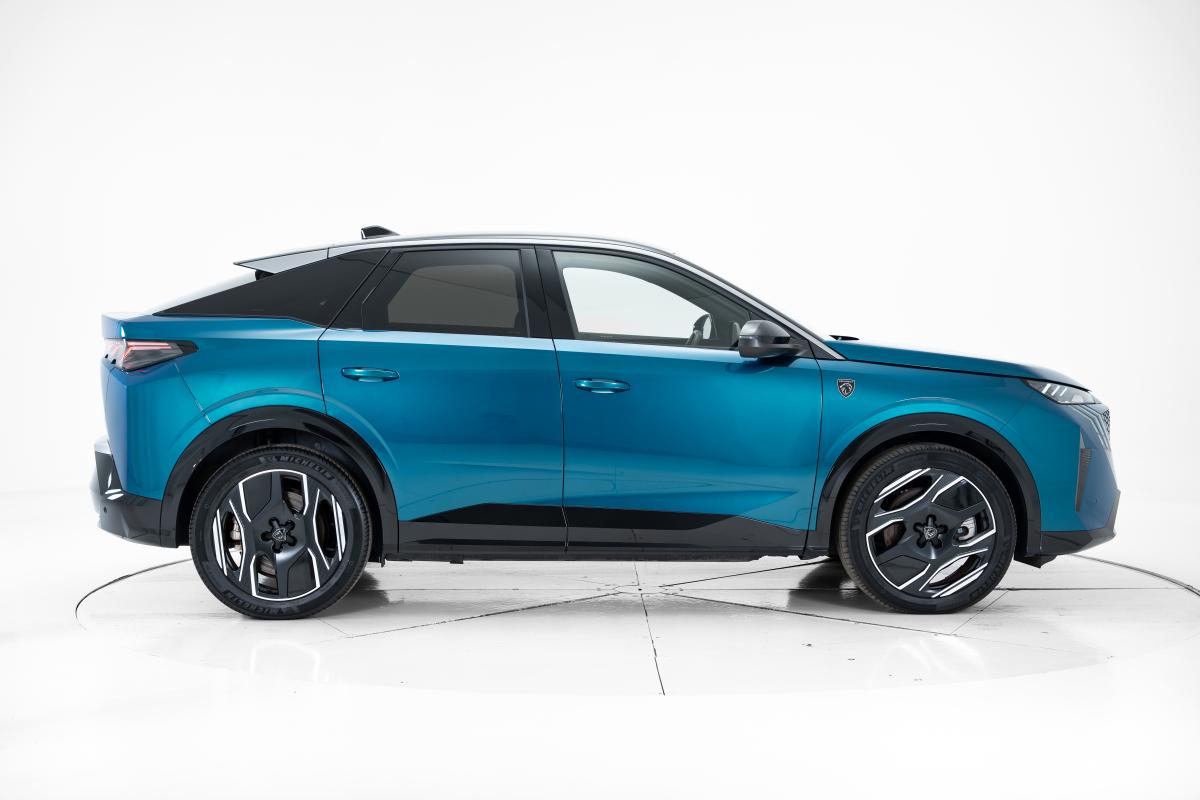 peugeot-e-3008-2024-eletrico-0cc