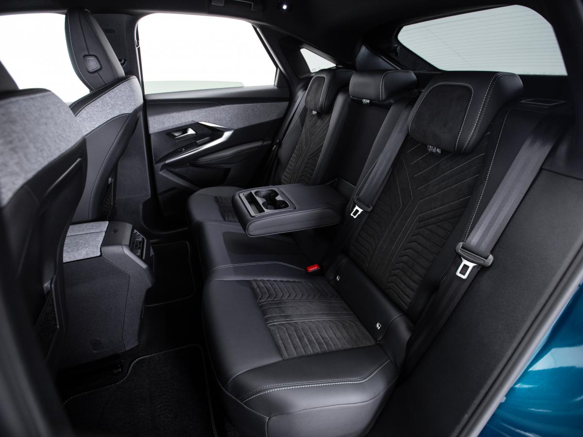 peugeot-e-3008-2024-eletrico-0cc