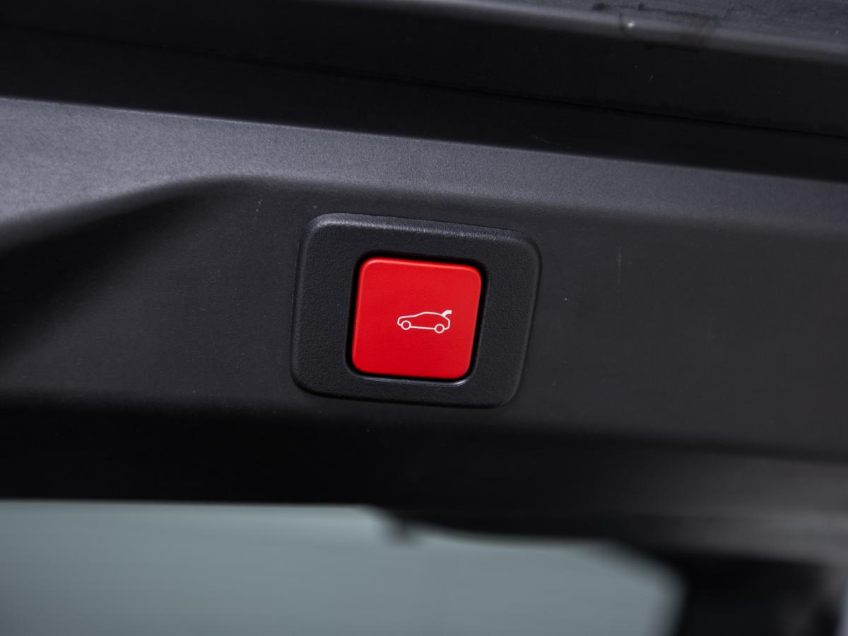 peugeot-e-3008-2024-eletrico-0cc