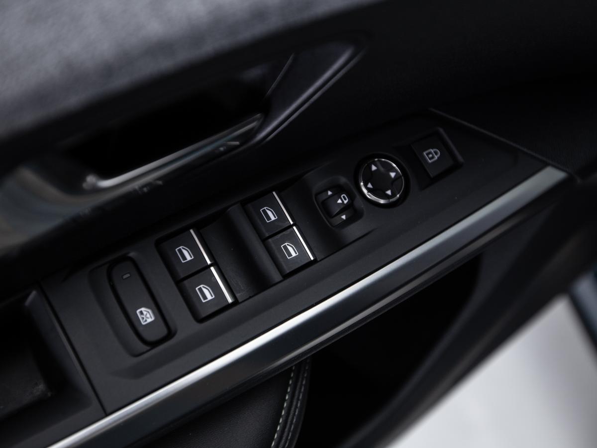 peugeot-e-3008-2024-eletrico-0cc