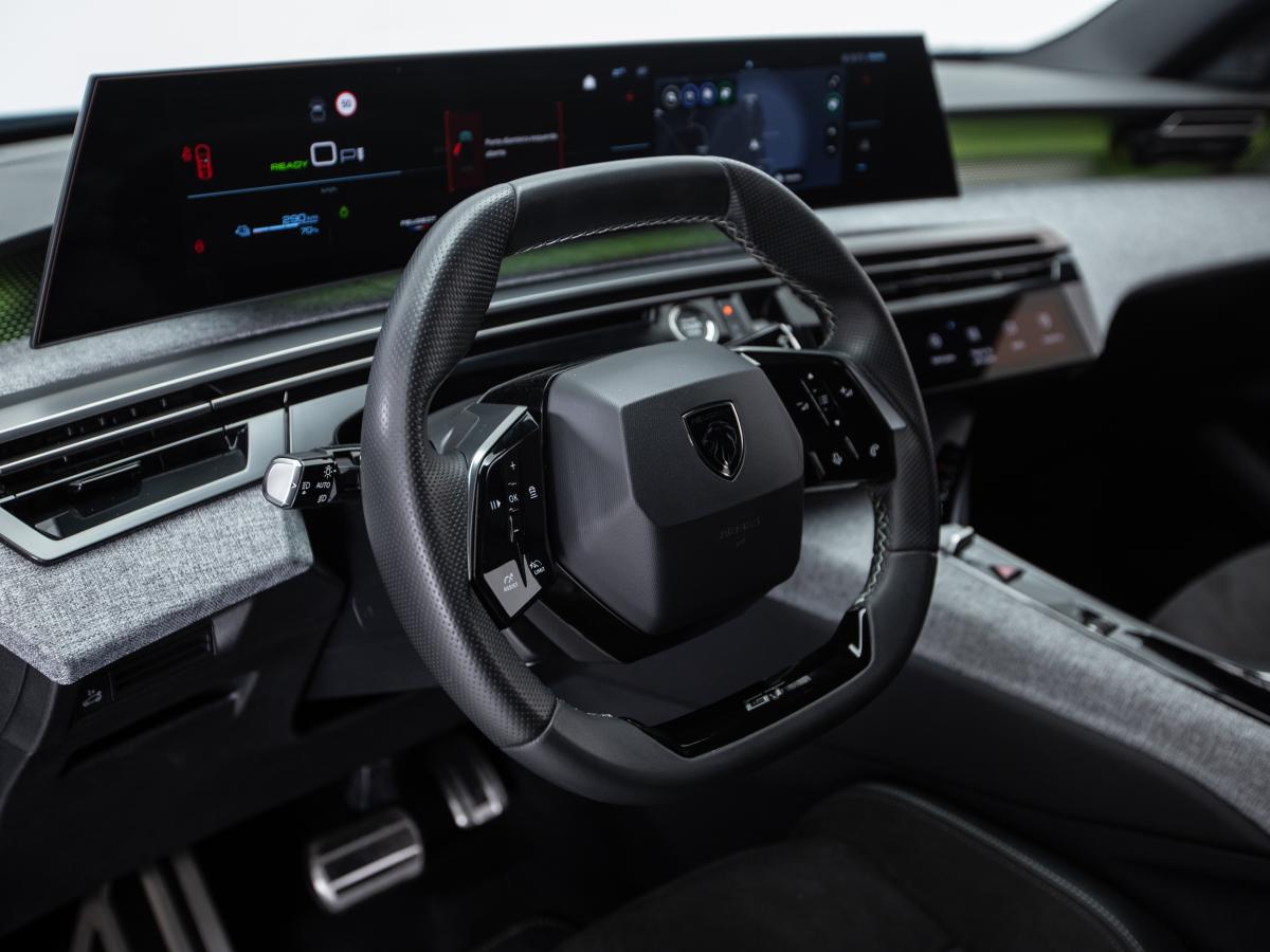 peugeot-e-3008-2024-eletrico-0cc