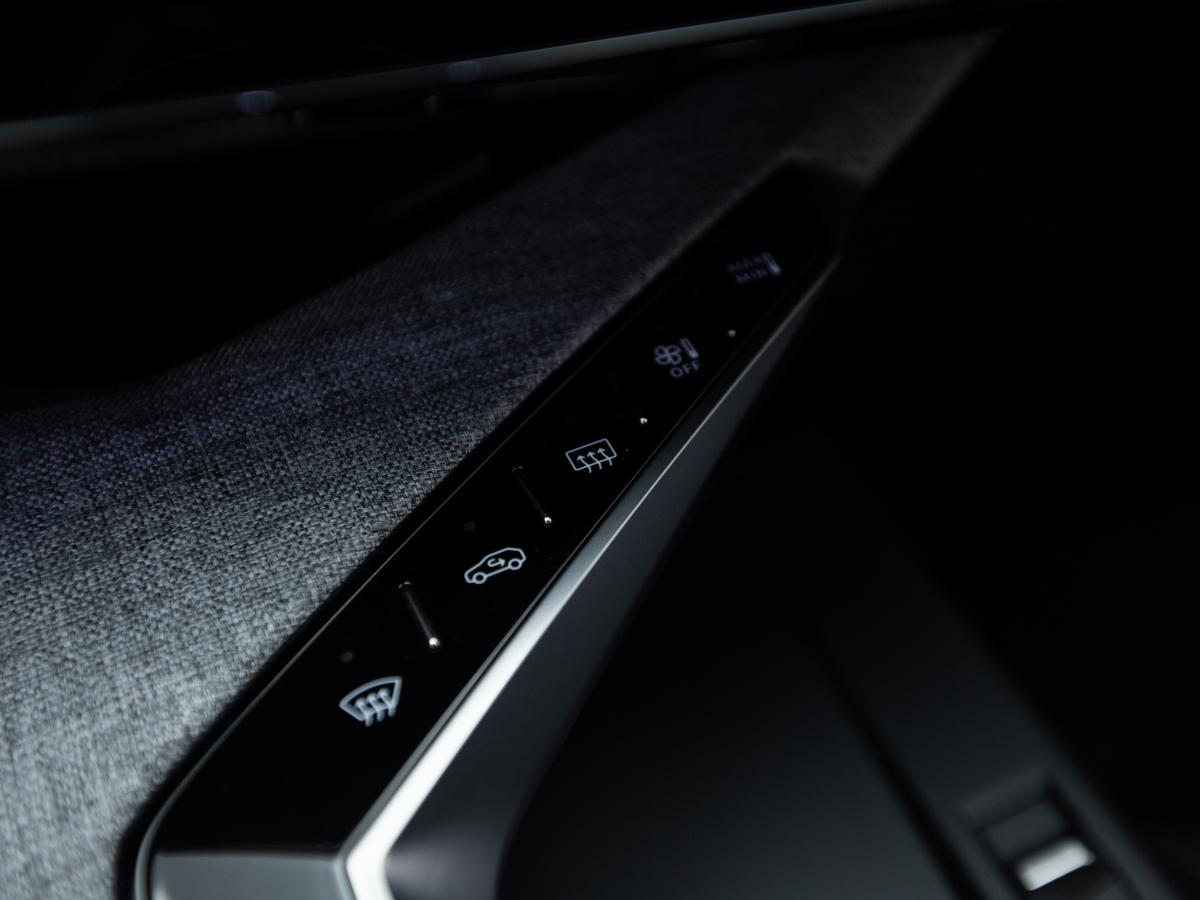 peugeot-e-3008-2024-eletrico-0cc