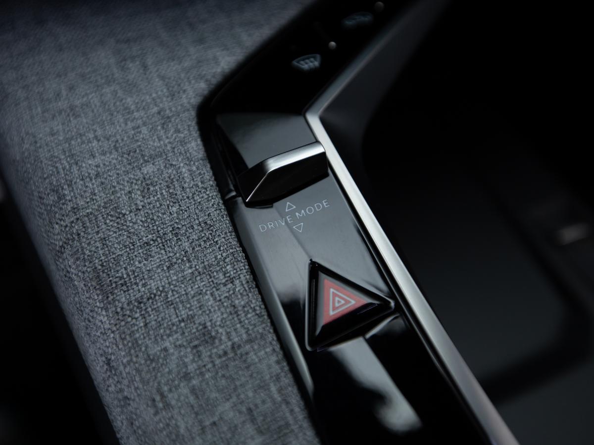 peugeot-e-3008-2024-eletrico-0cc