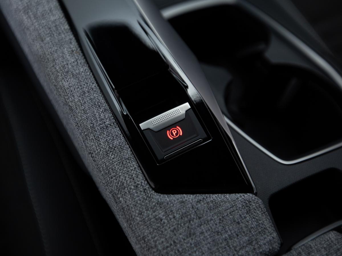 peugeot-e-3008-2024-eletrico-0cc