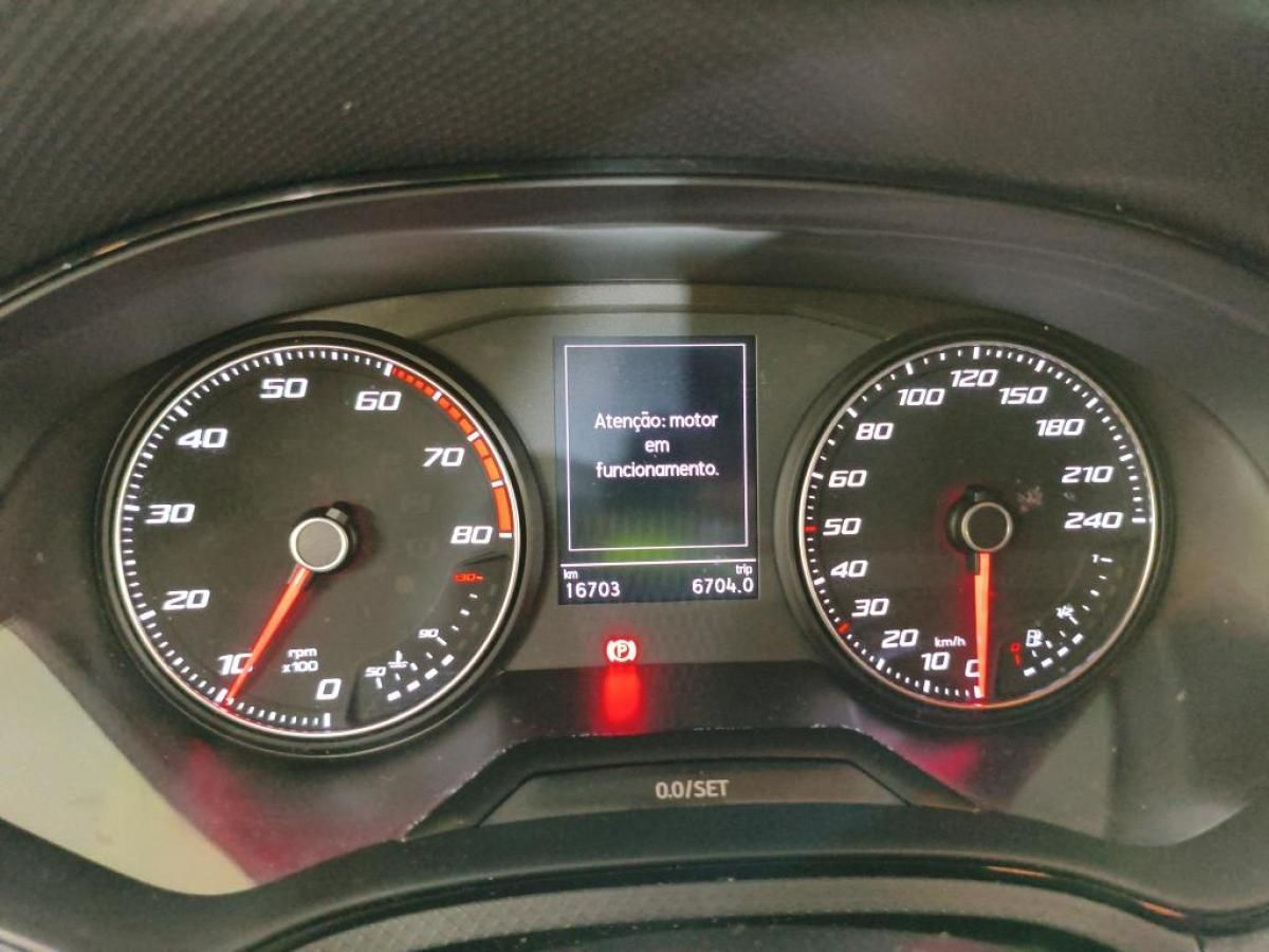 seat-arona-2023-gasolina-999cc