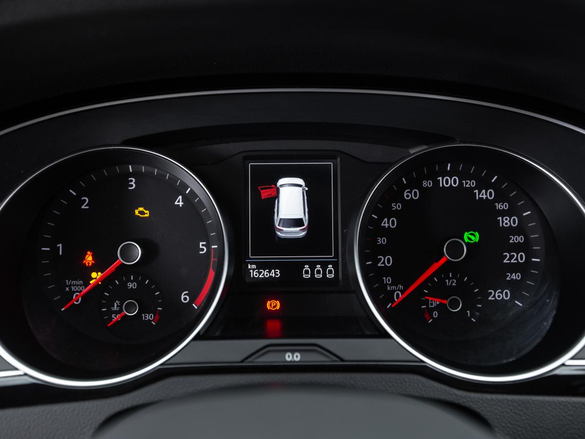 volkswagen-passat-variant-2022-diesel-1968cc