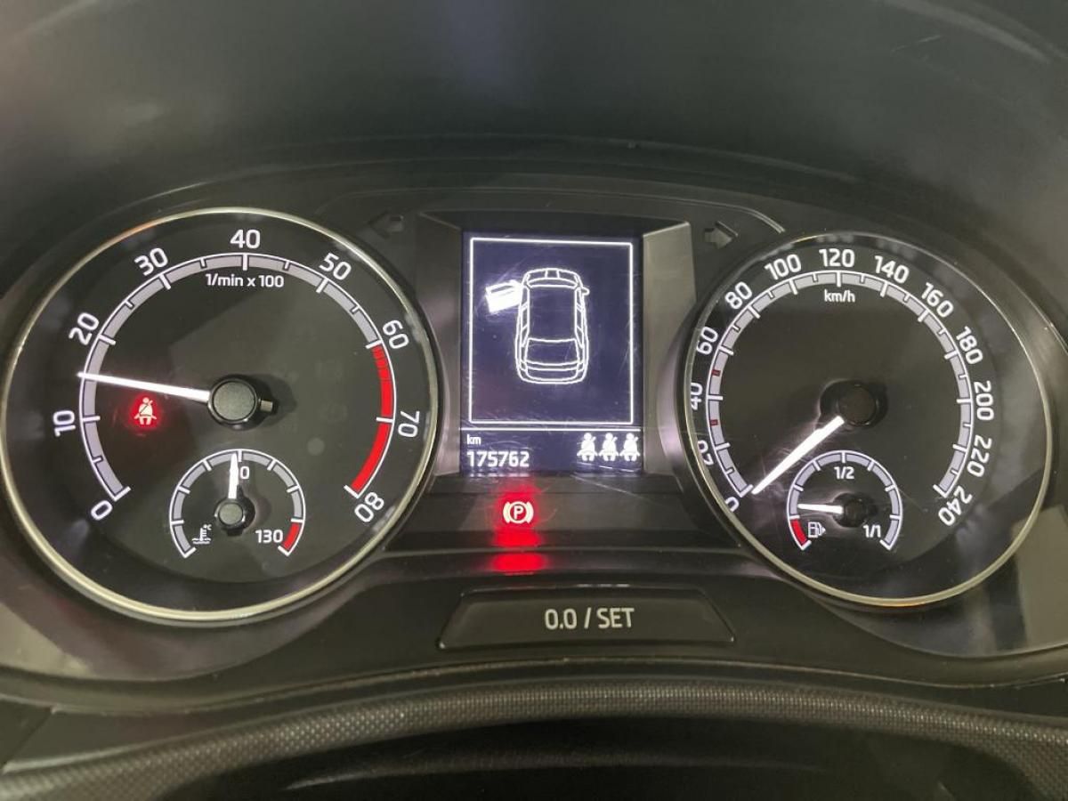 skoda-fabia-break-2021-gasolina-999cc