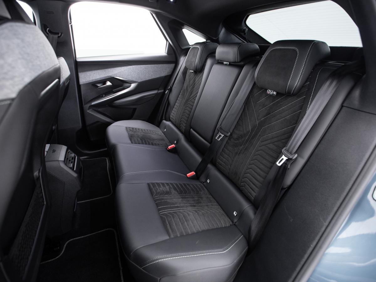 peugeot-e-3008-2024-eletrico-0cc