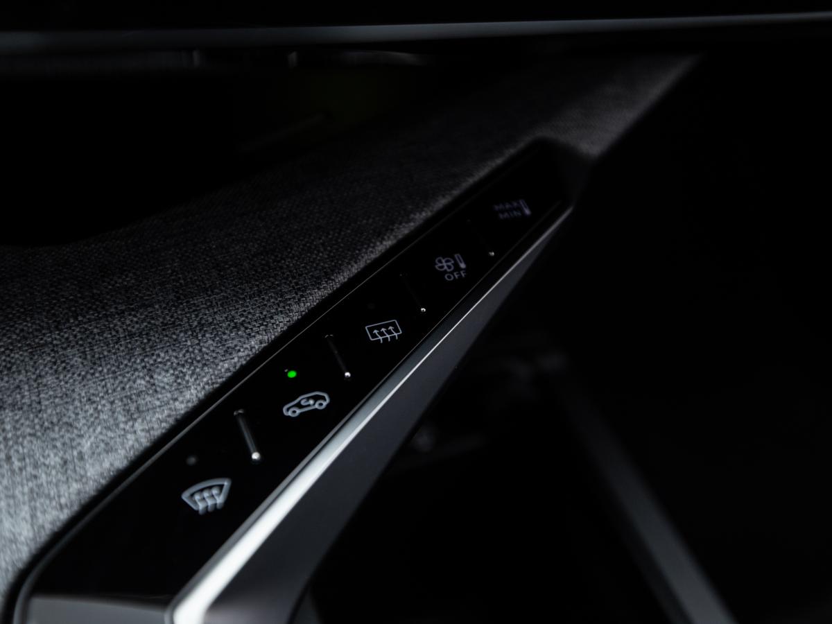 peugeot-e-3008-2024-eletrico-0cc