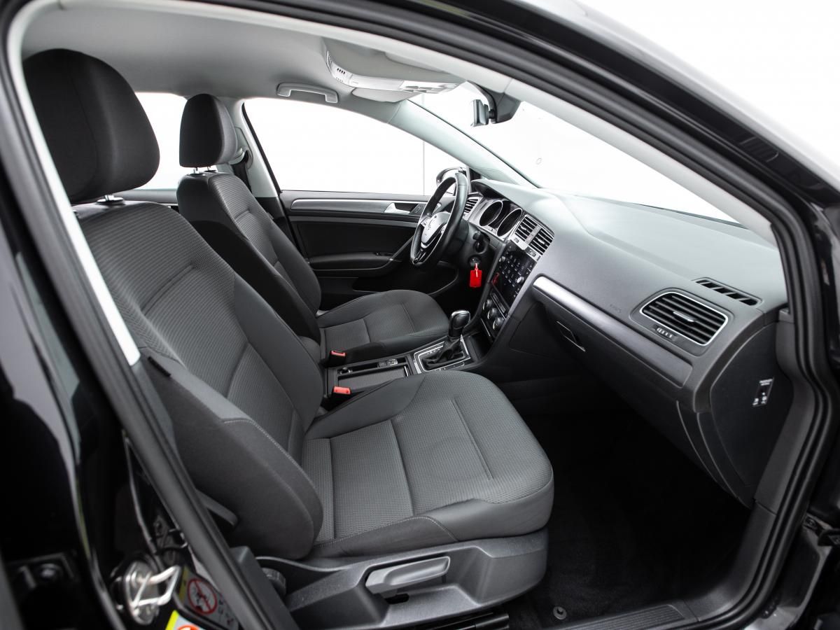 volkswagen-golf-variant-2019-diesel-1968cc