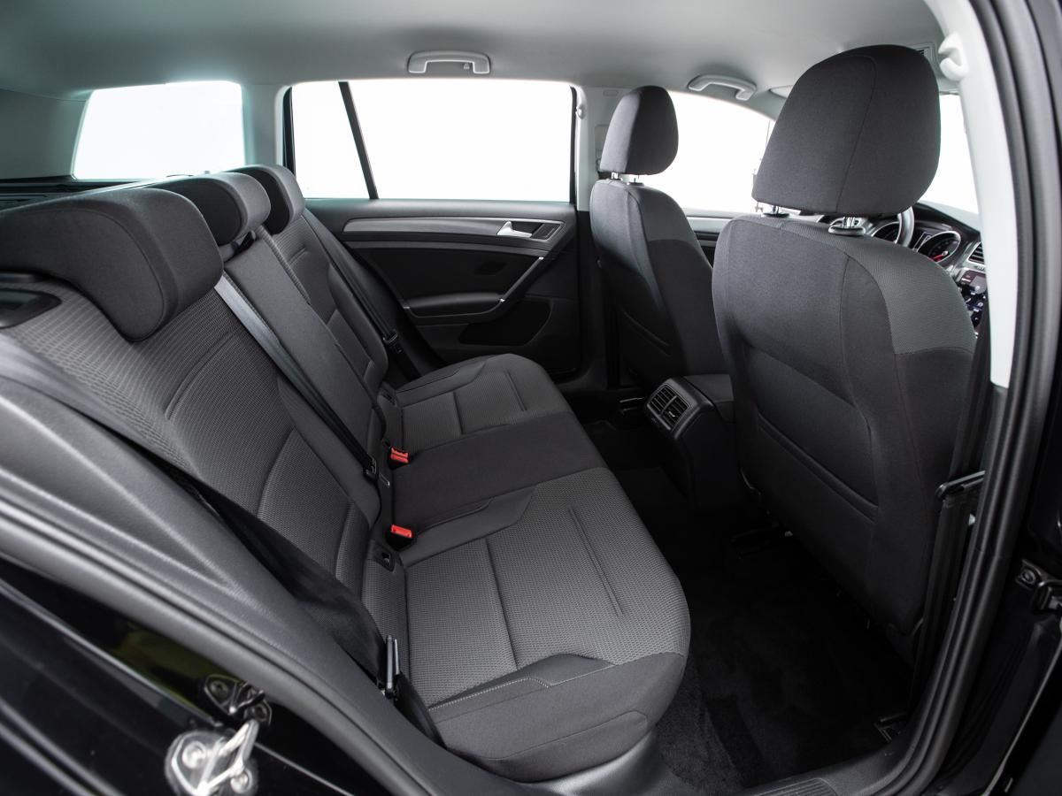 volkswagen-golf-variant-2019-diesel-1968cc