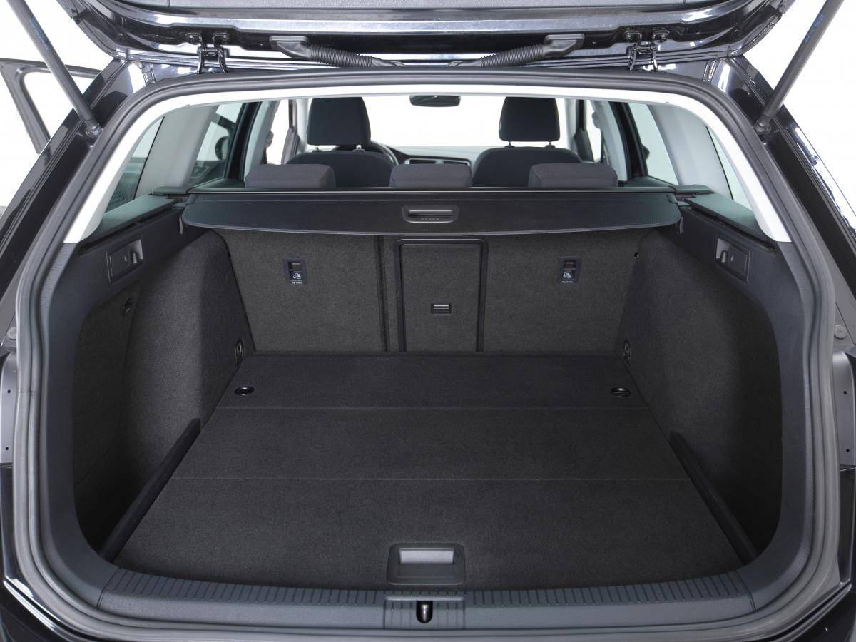 volkswagen-golf-variant-2019-diesel-1968cc