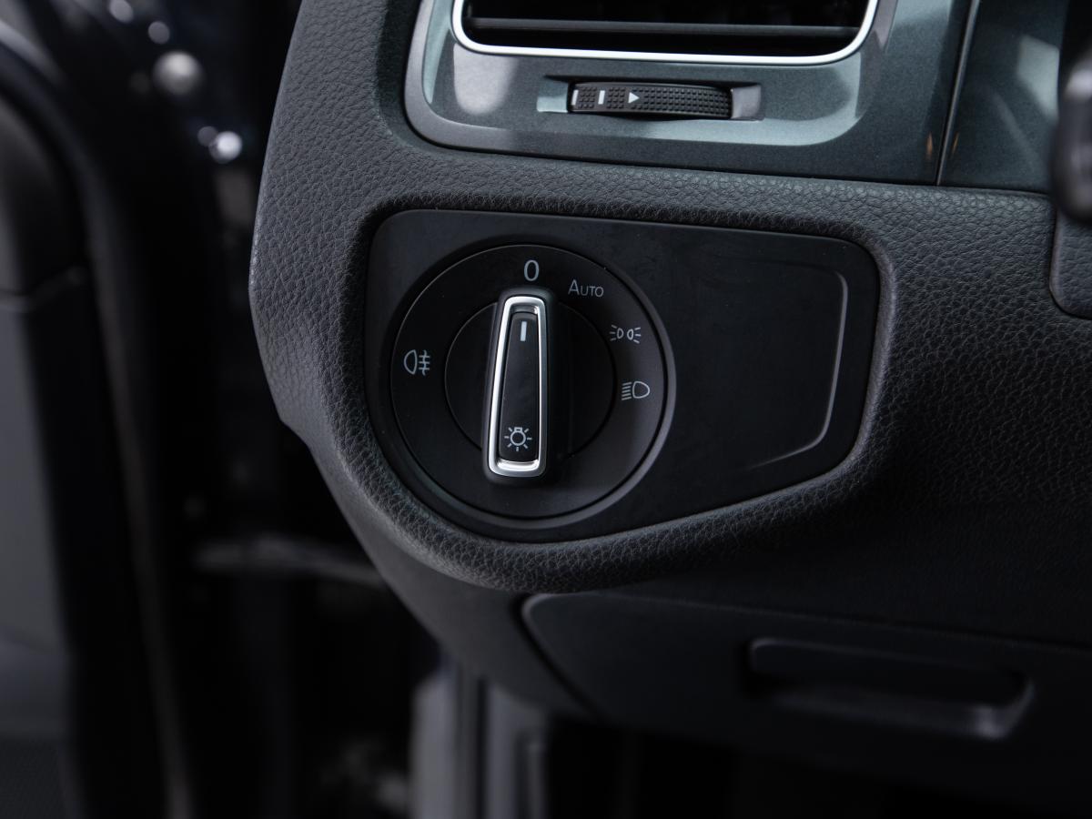 volkswagen-golf-variant-2019-diesel-1968cc