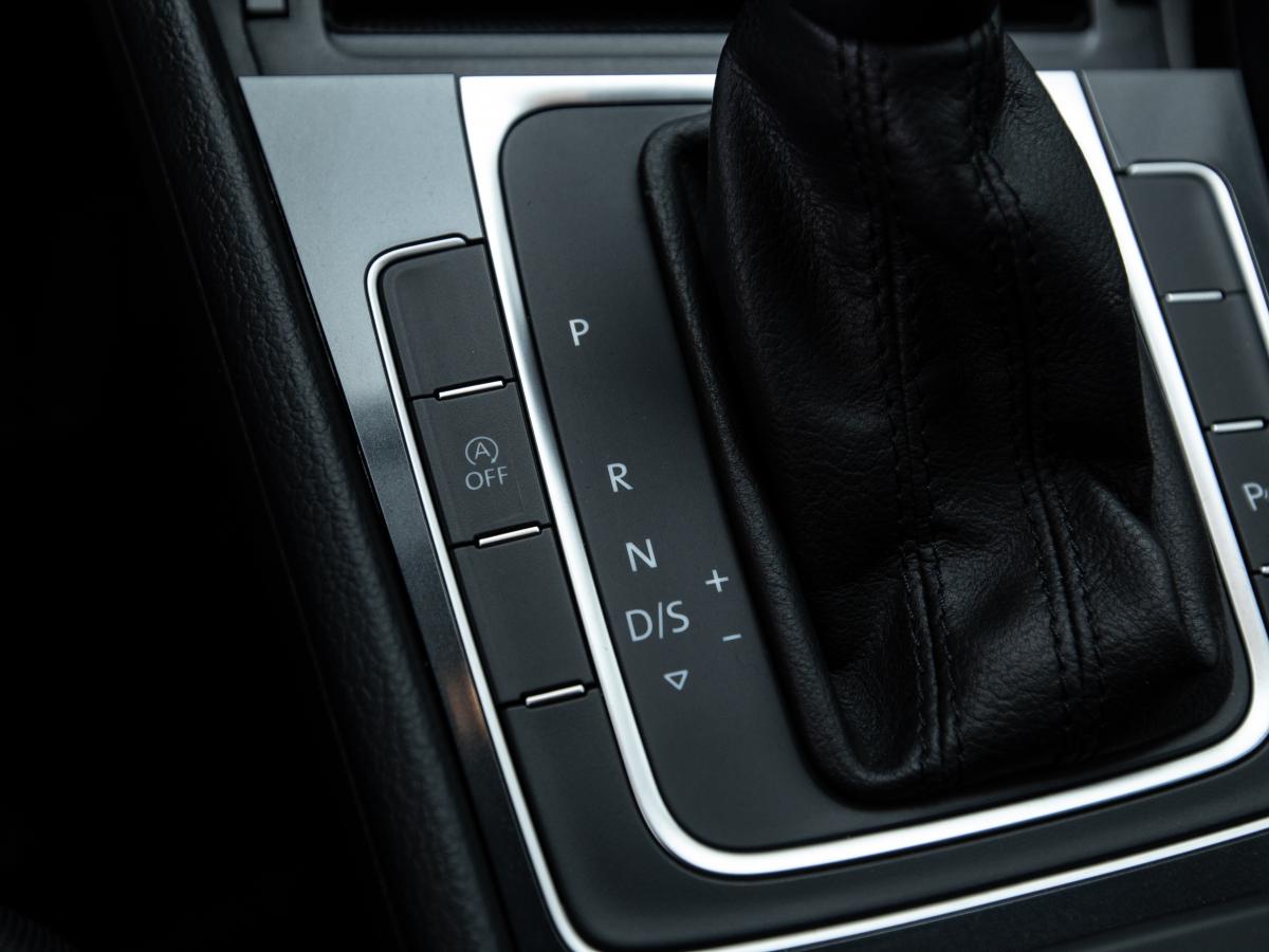 volkswagen-golf-variant-2019-diesel-1968cc