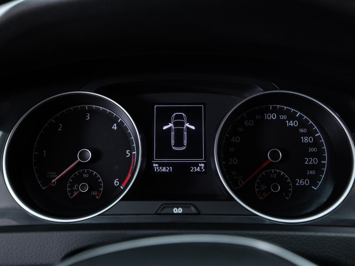 volkswagen-golf-variant-2019-diesel-1968cc