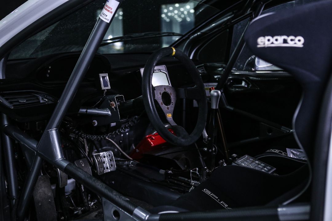 peugeot-208-2014-gasolina-1598cc