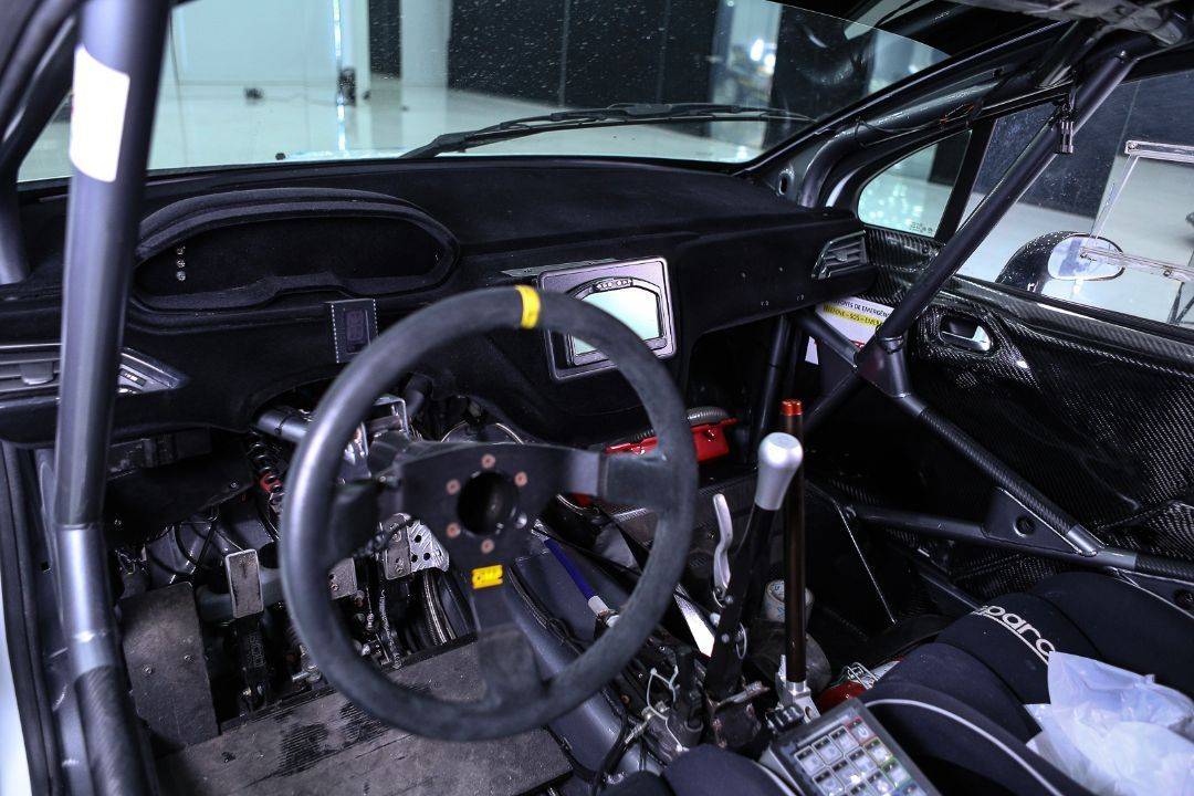 peugeot-208-2014-gasolina-1598cc