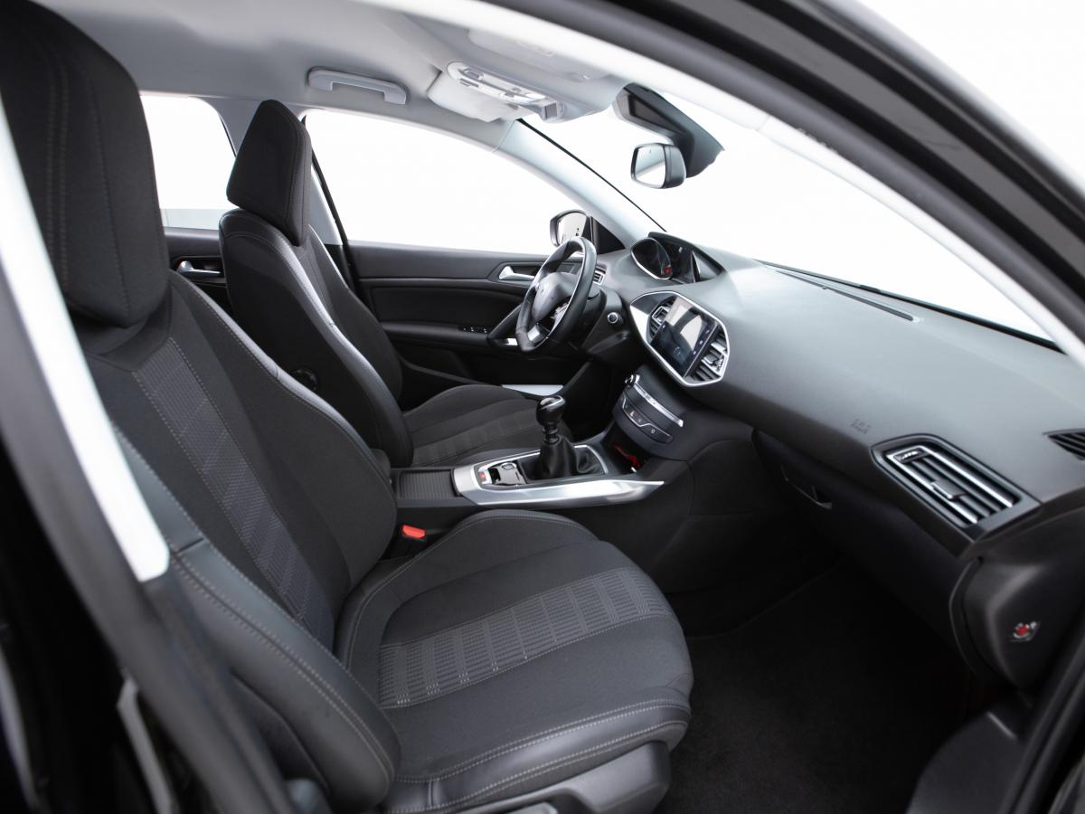 peugeot-308-sw-2021-diesel-1499cc