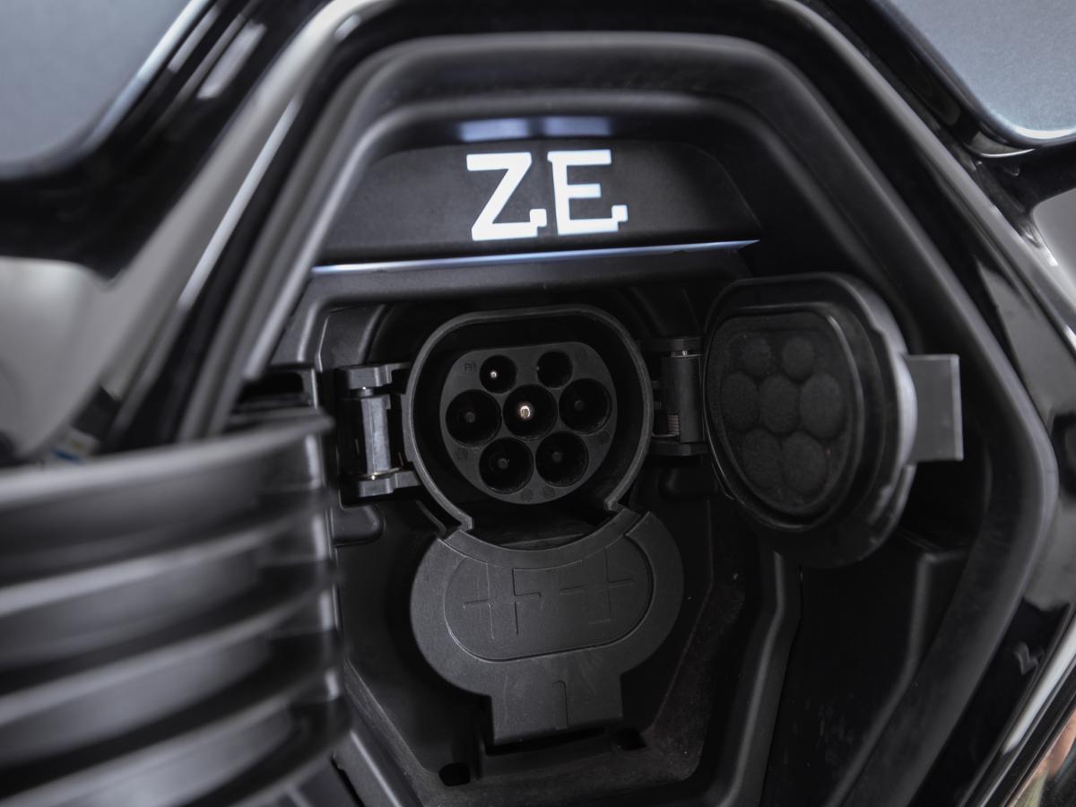 renault-zoe-2021-eletrico-0cc