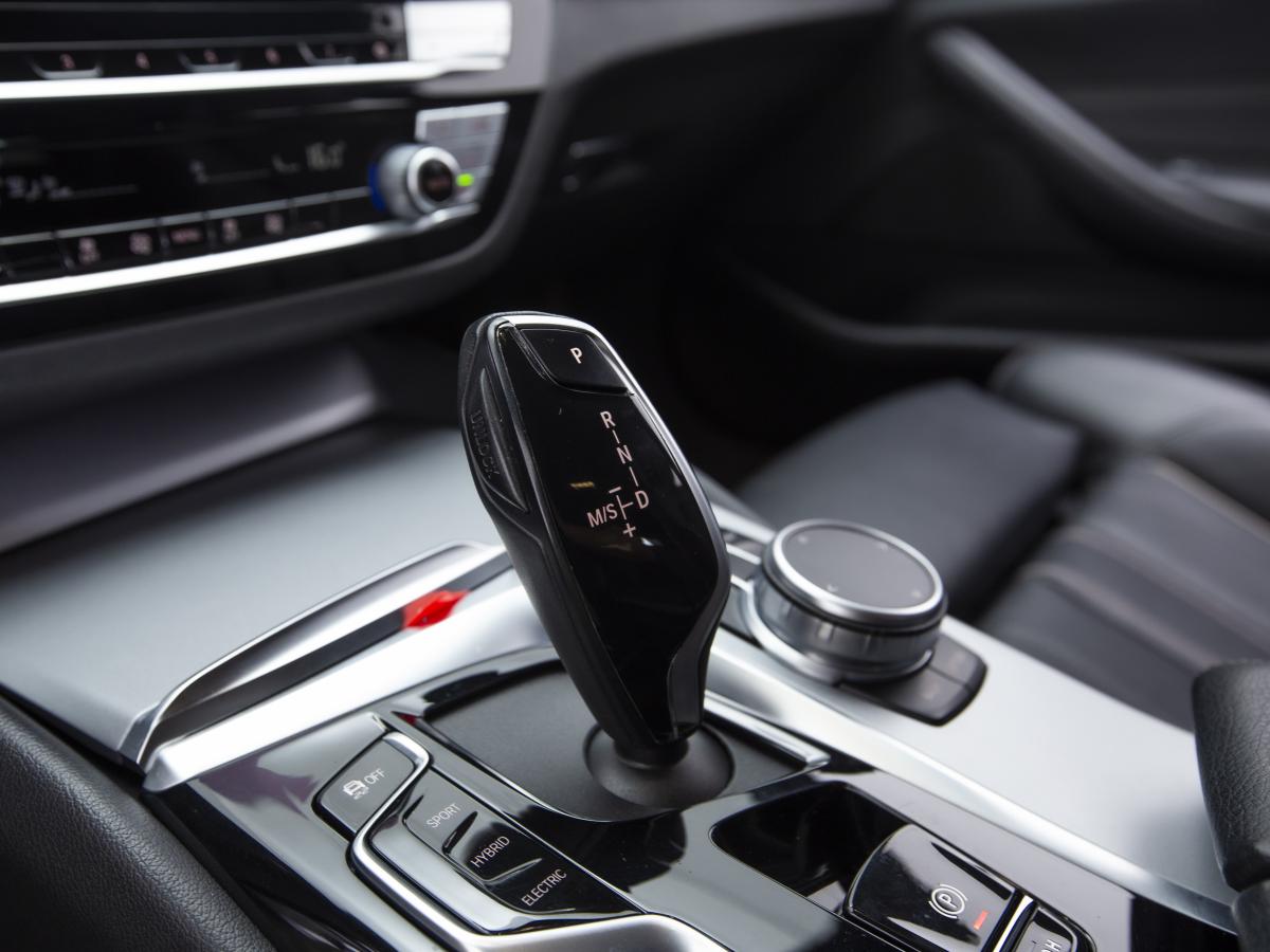 bmw-serie-5-2021-hibrido-a-gasolina-1998cc