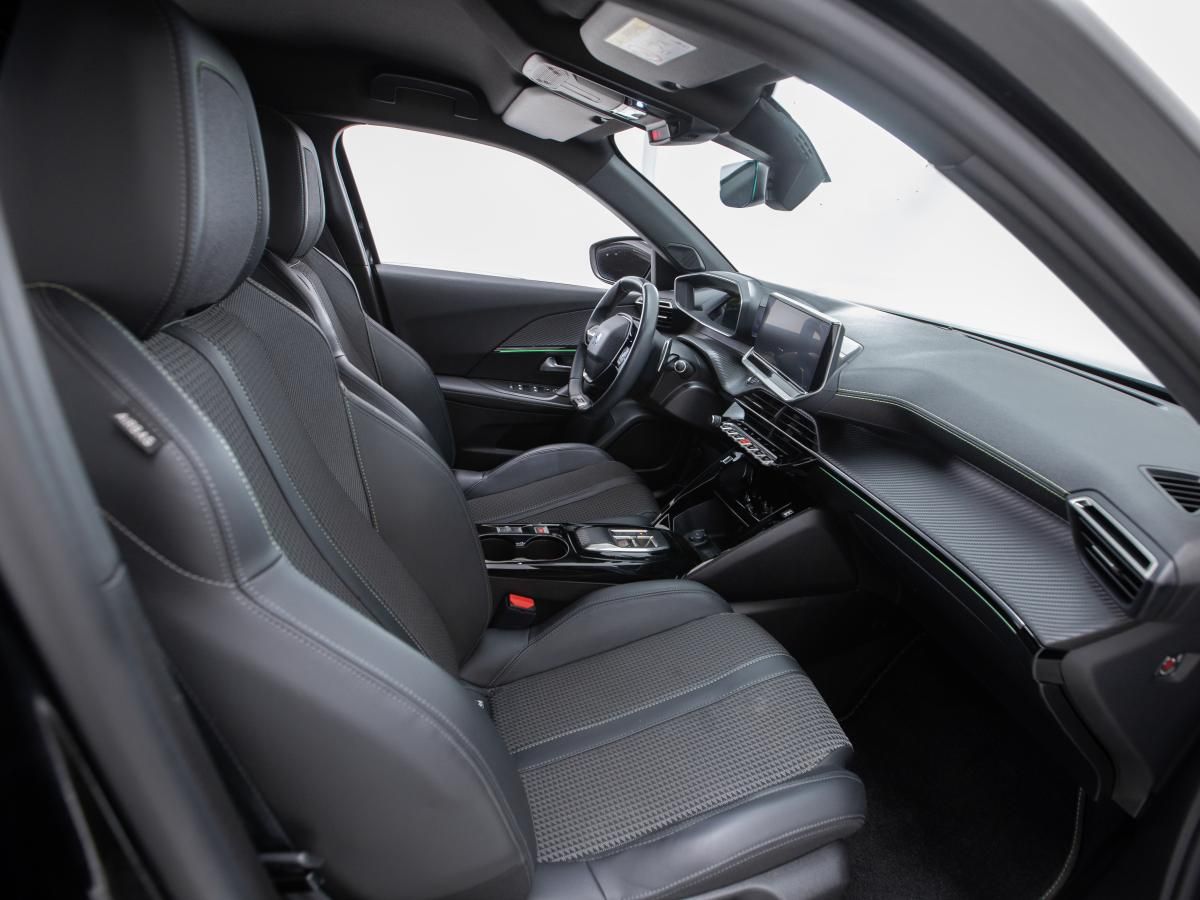 peugeot-2008-2023-diesel-1499cc