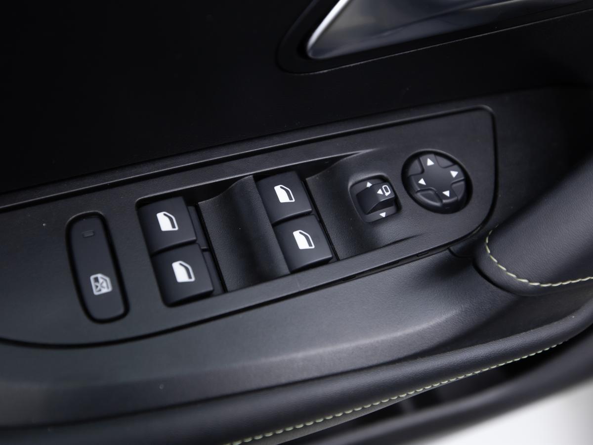 peugeot-2008-2023-diesel-1499cc