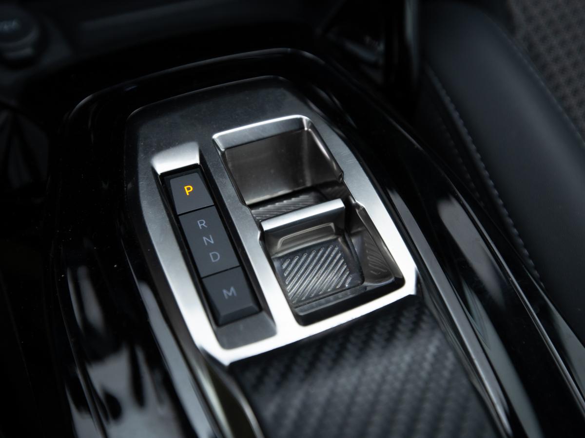 peugeot-2008-2023-diesel-1499cc