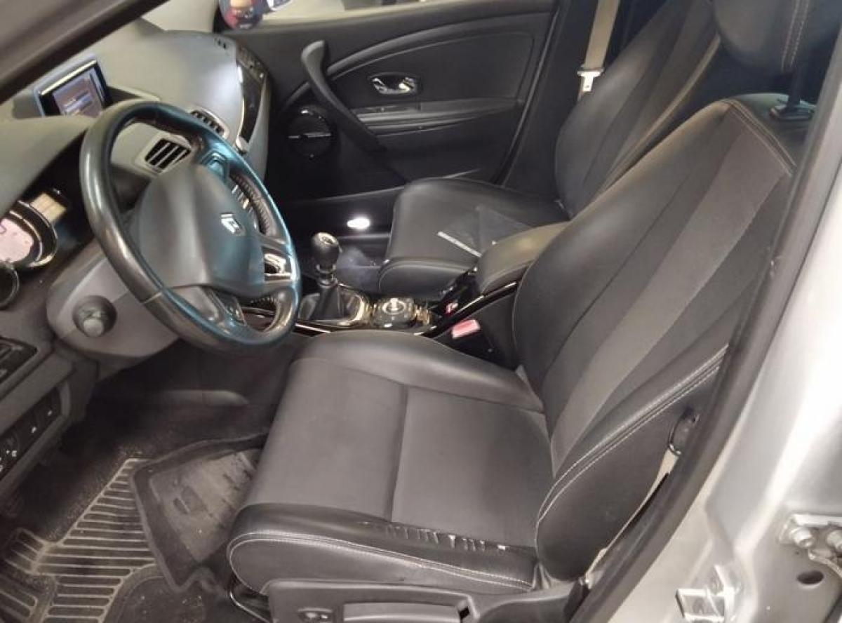 renault-megane-sport-tourer-2013-diesel-1598cc