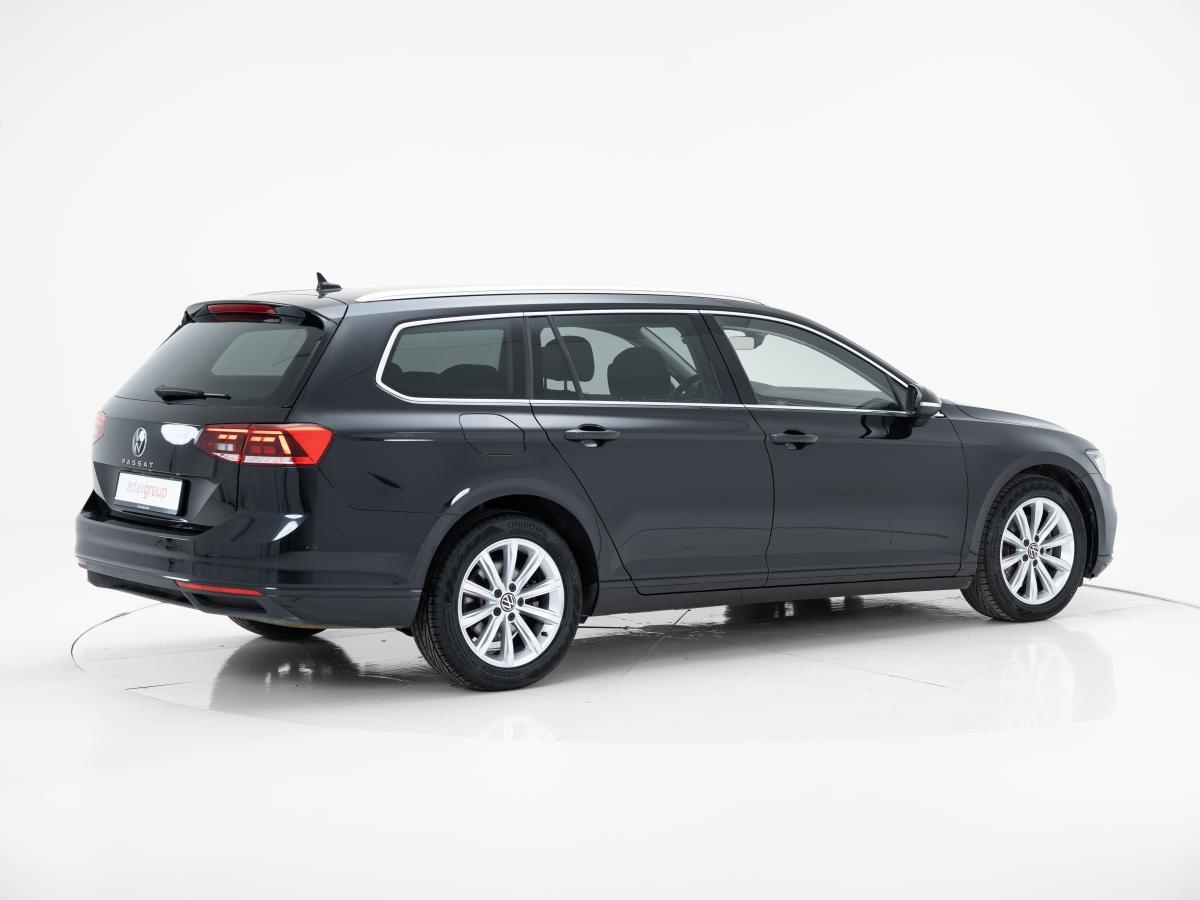 volkswagen-passat-variant-2023-diesel-1968cc
