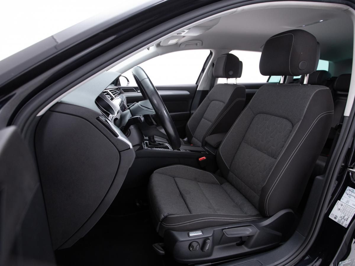 volkswagen-passat-variant-2023-diesel-1968cc