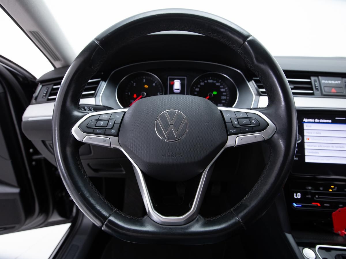 volkswagen-passat-variant-2023-diesel-1968cc
