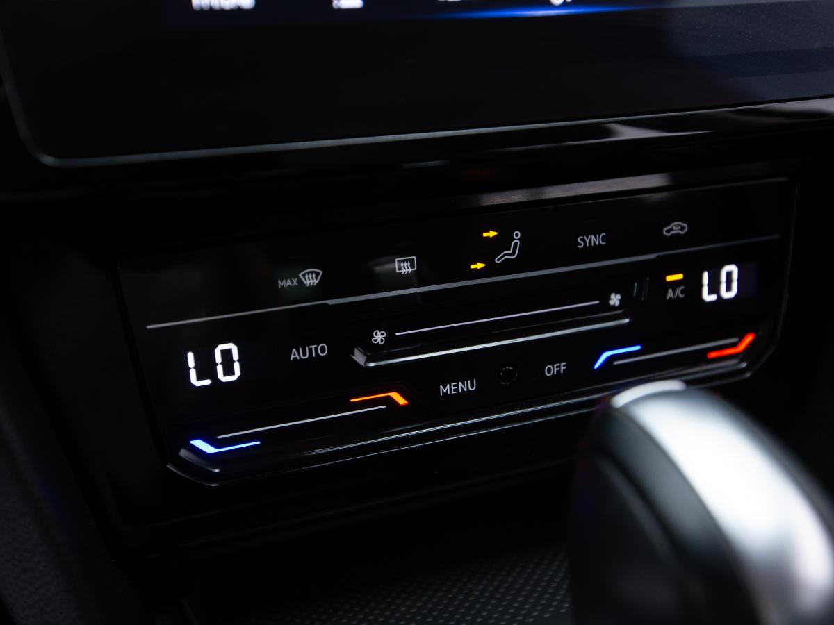 volkswagen-passat-variant-2023-diesel-1968cc