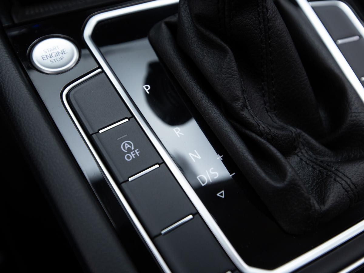 volkswagen-passat-variant-2023-diesel-1968cc