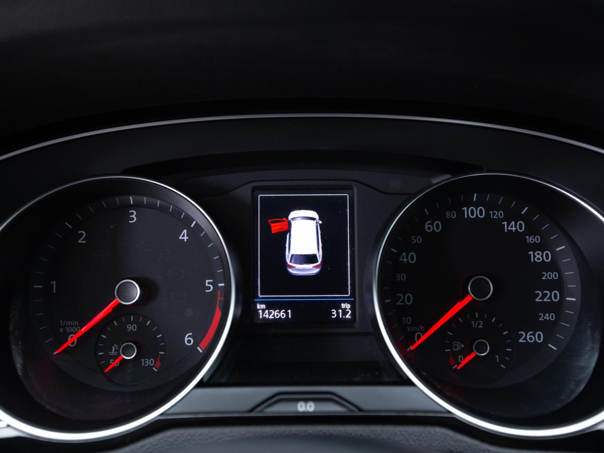 volkswagen-passat-variant-2023-diesel-1968cc
