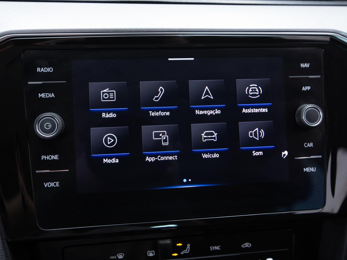 volkswagen-passat-variant-2023-diesel-1968cc