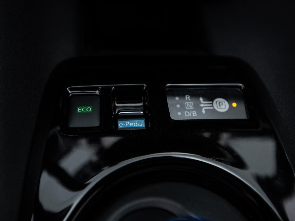 nissan-leaf-2023-eletrico-0cc