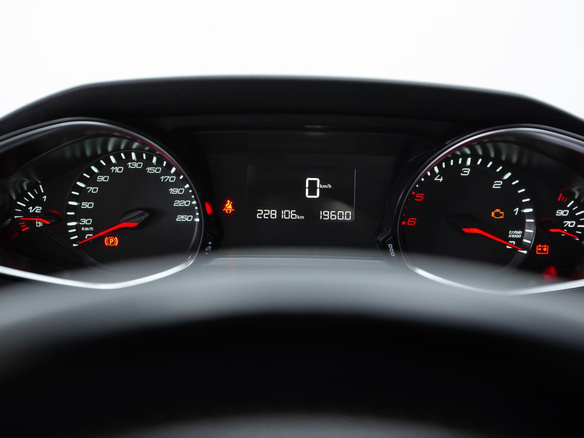 peugeot-308-sw-2016-diesel-1560cc