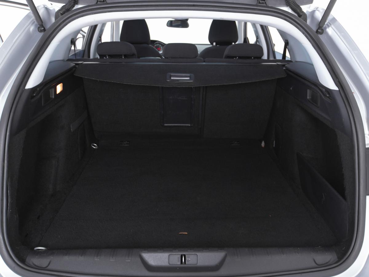 peugeot-308-sw-2015-diesel-1560cc