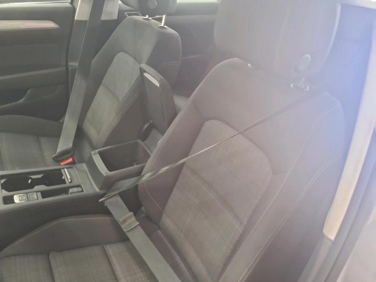 volkswagen-passat-variant-2022-diesel-1968cc